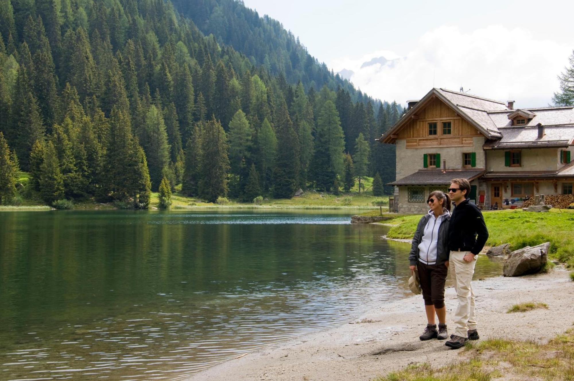 Rifugio Lago Nambino Madonna Exteriör bild