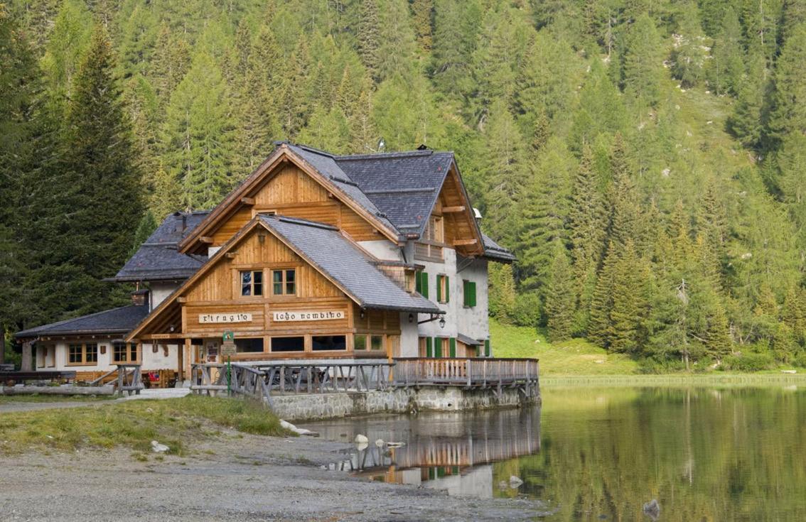 Rifugio Lago Nambino Madonna Exteriör bild