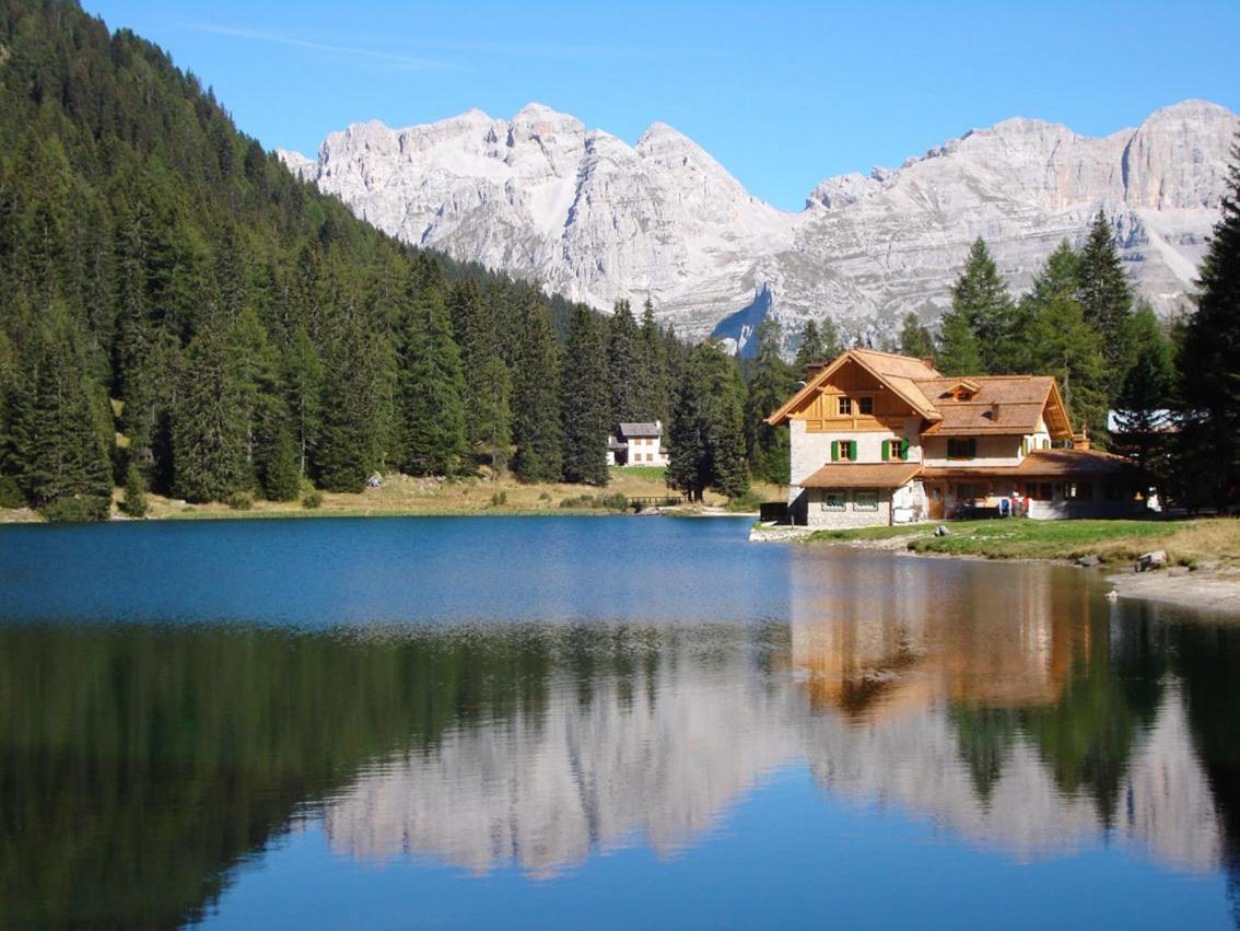 Rifugio Lago Nambino Madonna Exteriör bild
