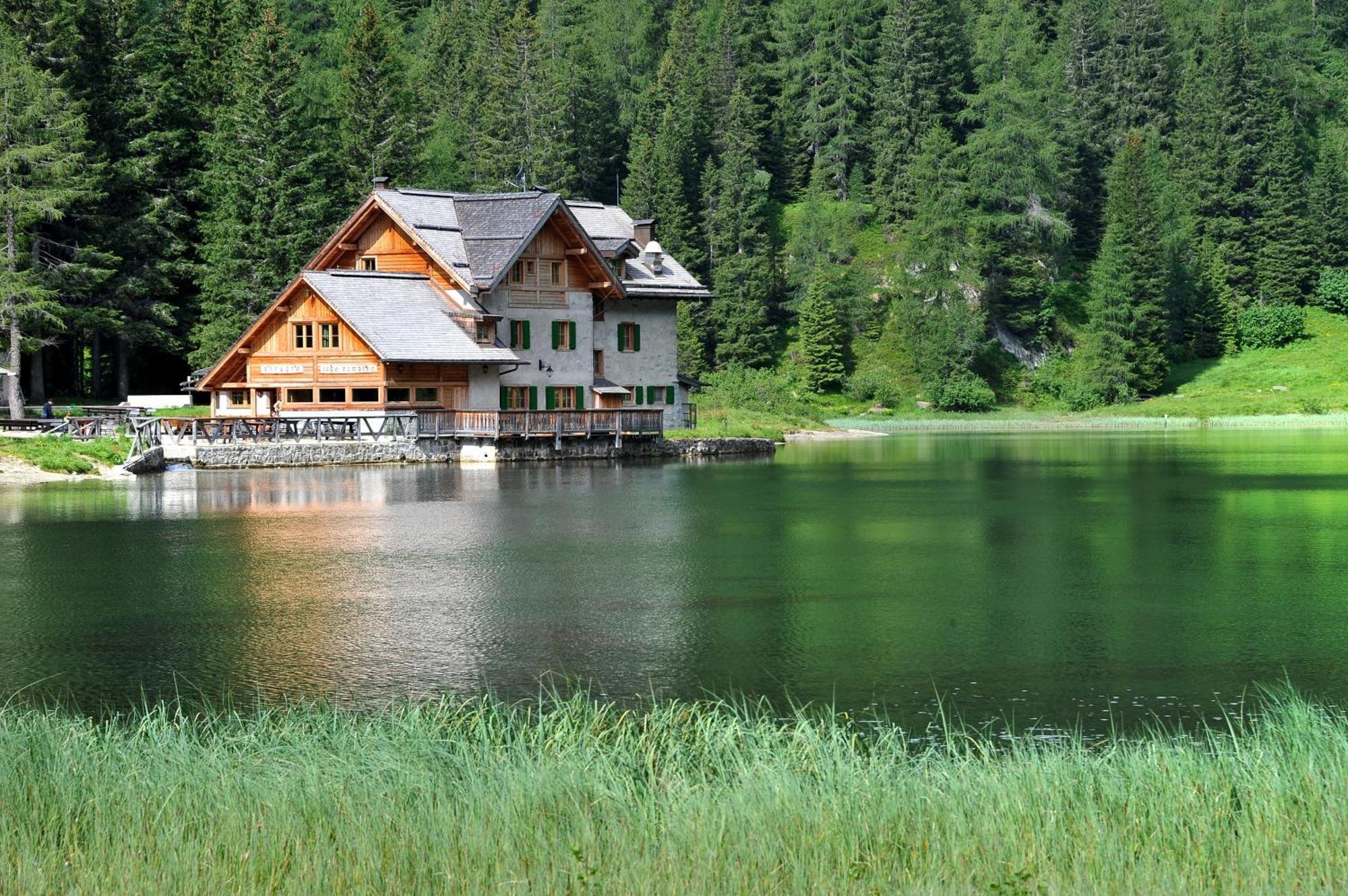 Rifugio Lago Nambino Madonna Exteriör bild