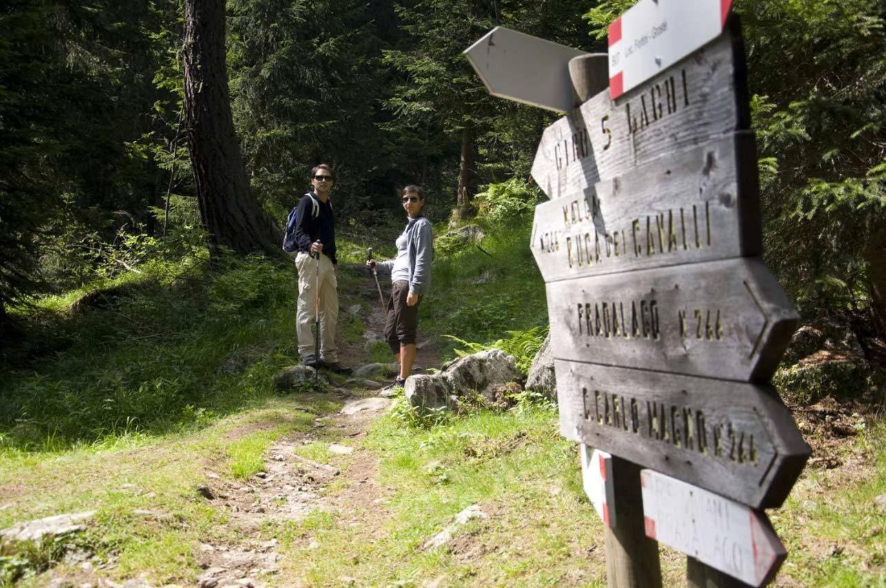 Rifugio Lago Nambino Madonna Exteriör bild